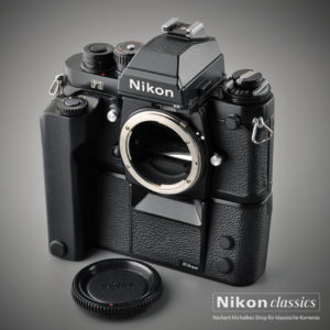 Nikon F3P mit MD-4
