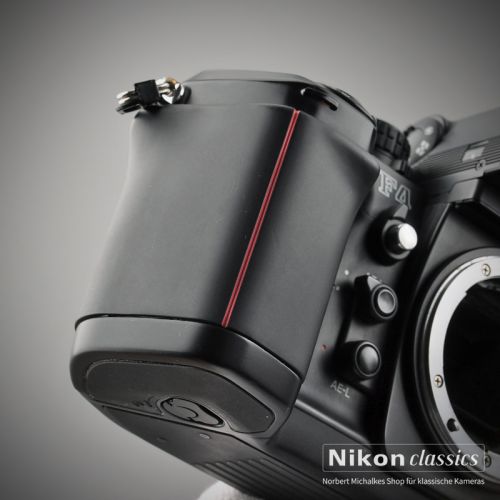 Preview: Nikon MB-20 Battery Holder for F4 (Condition A)