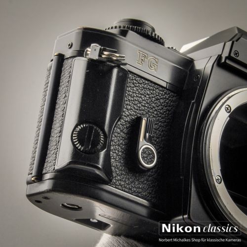 Nikon FG schwarz (Zustand A/A-)