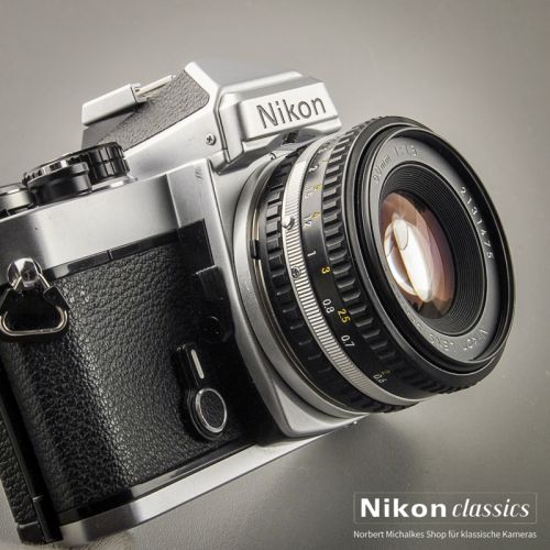 Nikon FE mit Nikon 50/1,8 Starter-Set