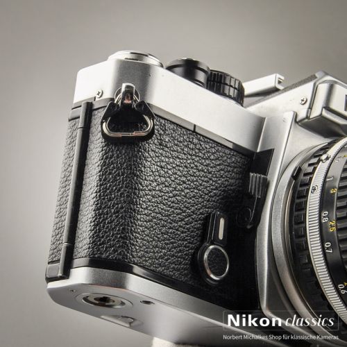 Nikon FE mit Nikon 50/1,8 Starter-Set