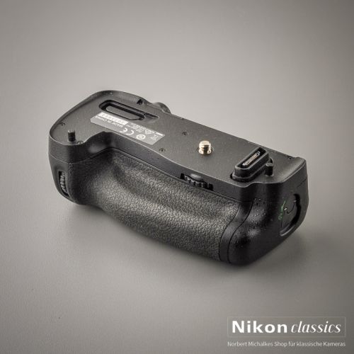 Nikon MB-D16 Battery Pack für D750