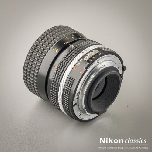 Nikon Zoom-Nikkor 35-70/3,3-4,5 AIS (Zustand A)