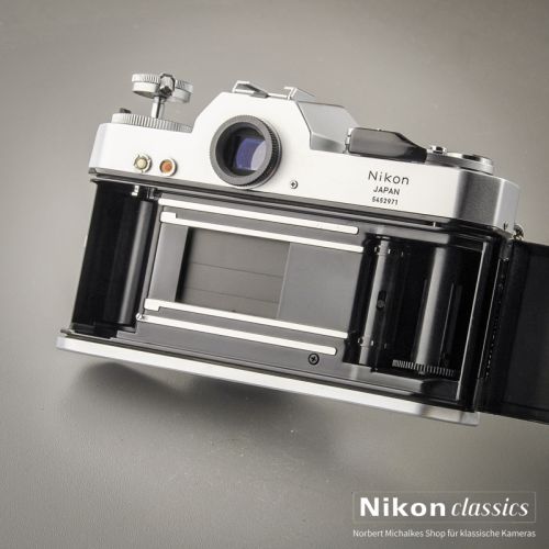 Nikkormat EL (Condition A/A-)