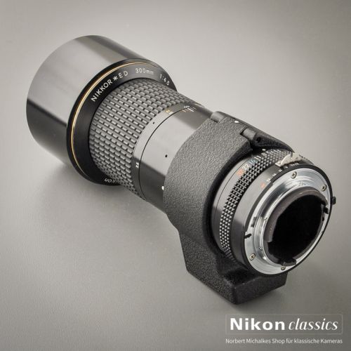 Nikon Nikkor 300/4,5 IF-ED AIS (Zustand A/A-)