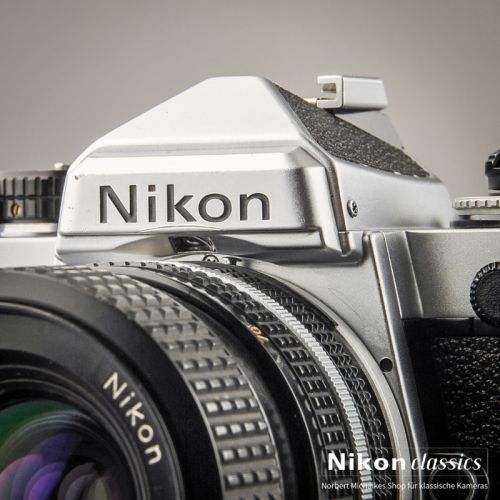 Nikon FE mit Zoom-Nikkor 35-70/3,3-4,5 Starter-Set