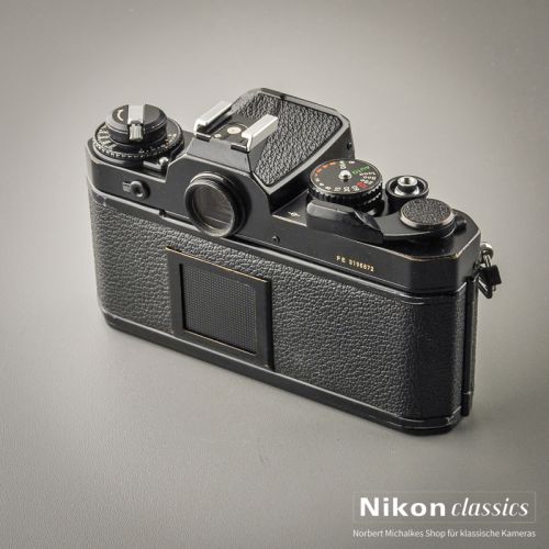 Nikon FE schwarz (Zustand A-/AB)