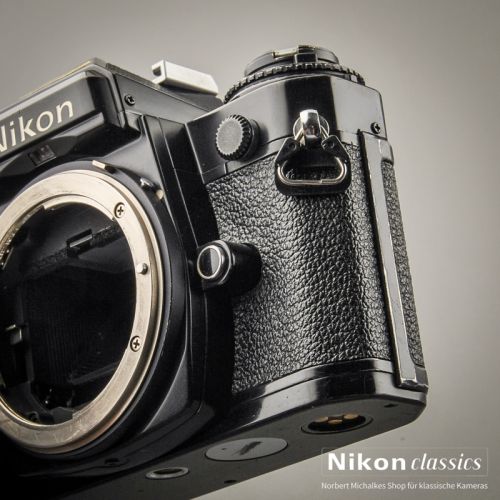 Nikon FE schwarz (Zustand A-/AB)