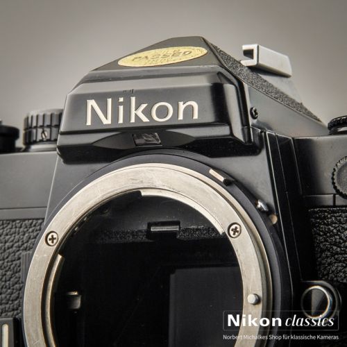 Nikon FE schwarz (Zustand A-/AB)