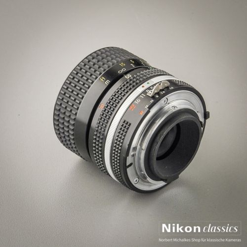 Nikon Zoom-Nikkor 35-70/3,3-4,5 AIS (Condition A)