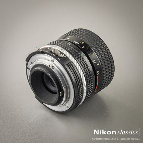 Nikon Zoom-Nikkor 35-70/3,3-4,5 AIS (Condition A)
