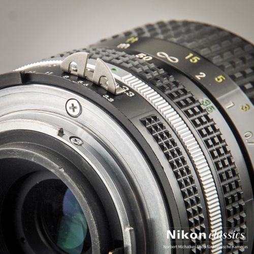 Nikon Zoom-Nikkor 35-70/3,3-4,5 AIS (Condition A)