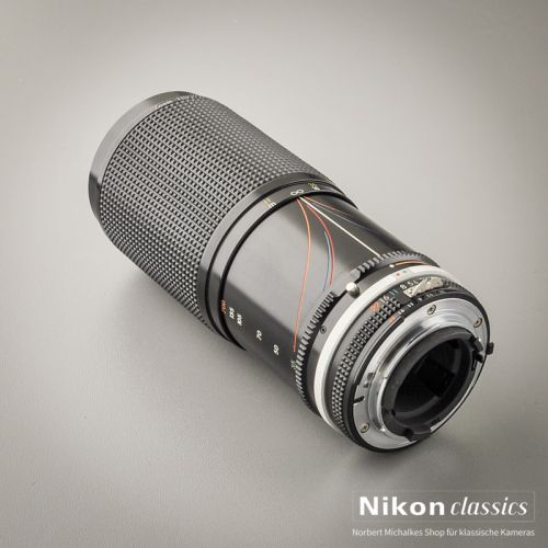 Nikon Zoom-Nikkor 35-200/3,5-4,5 AIS Macro (Condition A)