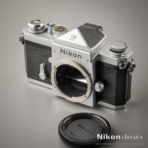 Nikon F "Eyelevel" mit Prismensucher (Zustand A-)