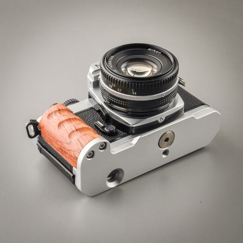 Nikon FM/FE-Series Handgrip with Arca Swiss Plate (new item)