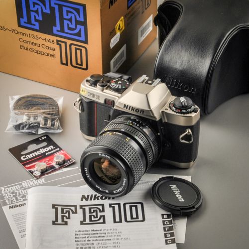 Nikon FE10 mit Nikon Zoom 35-70/3,5-4,8 AIS