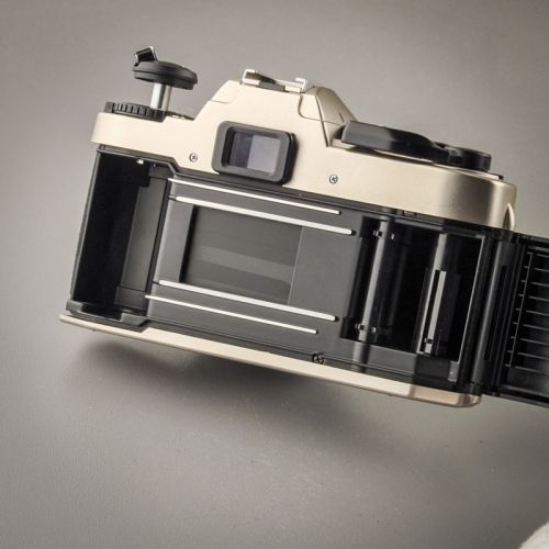 Nikon FE10 mit Nikon Zoom 35-70/3,5-4,8 AIS