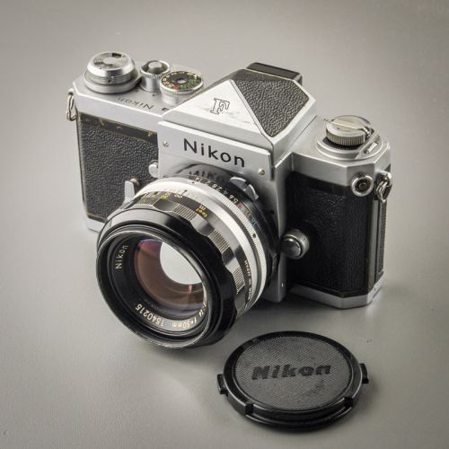 Nikon F "Eyelevel" mit Nikkor-SC 50/1,4 (Zustand AB)