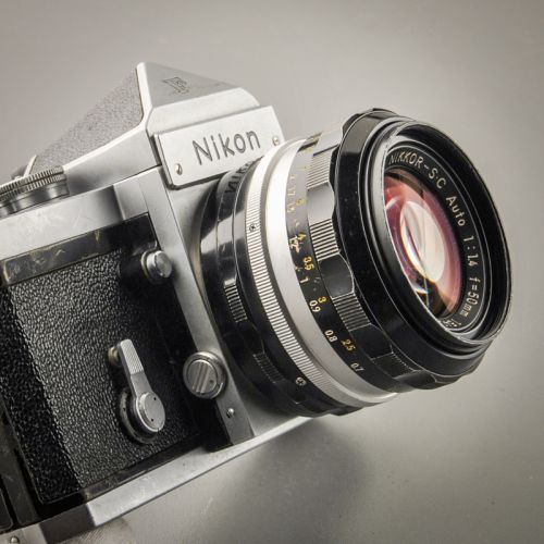 Nikon F "Eyelevel" mit Nikkor-SC 50/1,4 (Zustand AB)