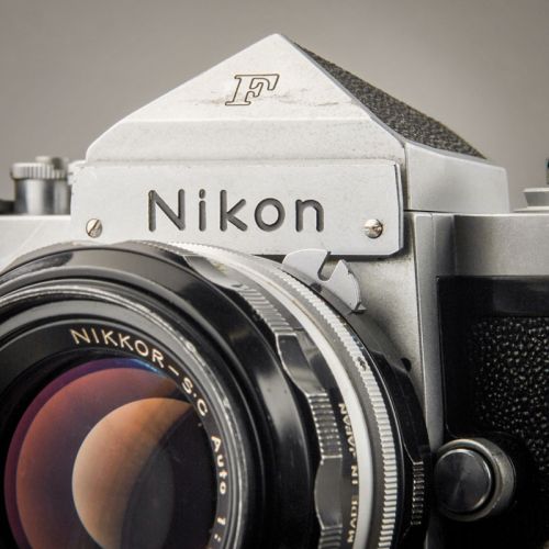 Nikon F "Eyelevel" mit Nikkor-SC 50/1,4 (Zustand AB)