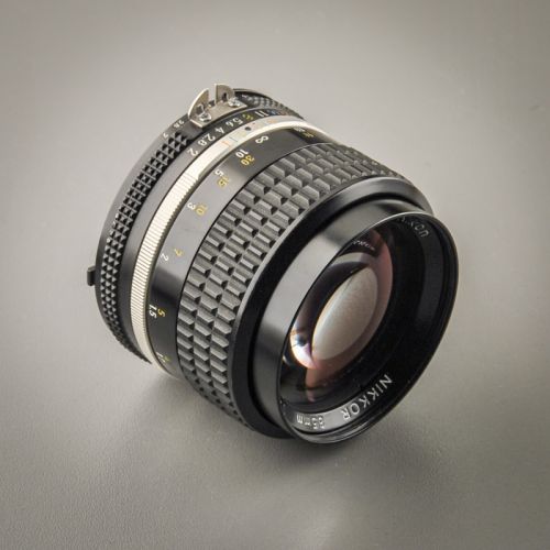 Nikon Nikkor 85/2,0 AIS (Condition A/A-)