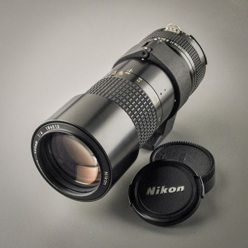 Nikon Micro-Nikkor 200/4 AIS