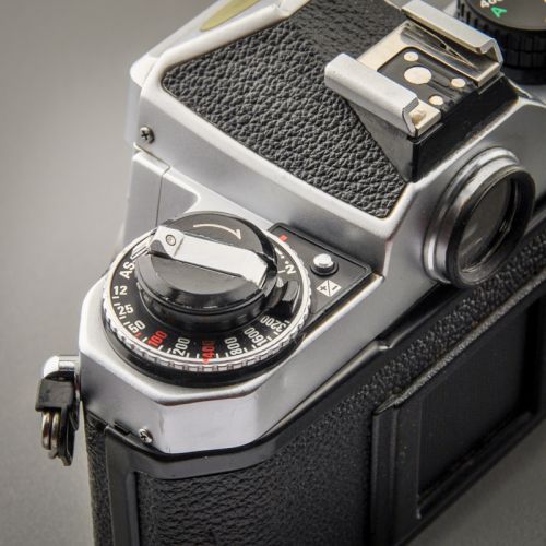 Nikon FE-2 (Zustand A-/AB)