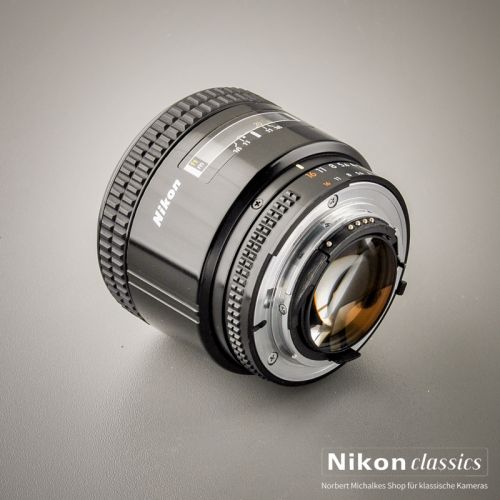 Preview: Nikon AF Nikkor 85/1,8 mit HN-23 (Zustand A) OVP