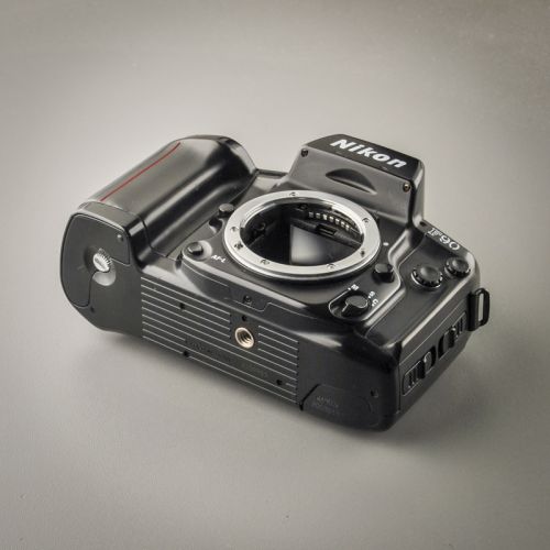 Nikon F90 mit MF-25 (Zustand A-)