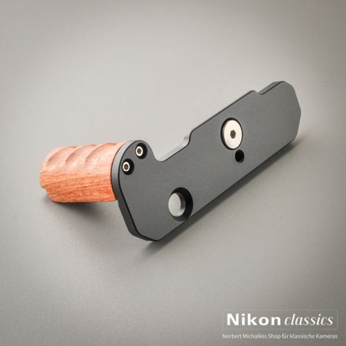 Preview: Handgriff für Nikon FE/FM-Serie mit Arca Swiss Stativplatte, schwarz (Neuware) Preview: Handgriff für Nikon FE/FM-Serie mit Arca Swiss Stativplatte, schwarz (Neuware)