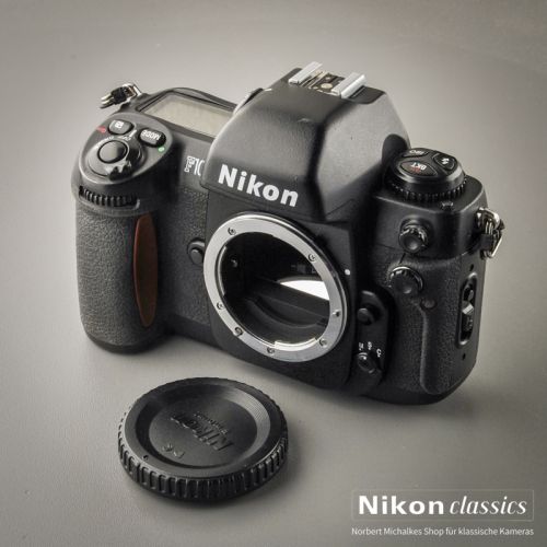 Nikon F100