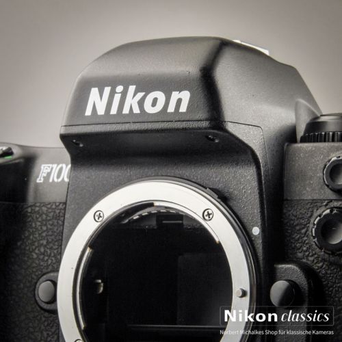 Nikon F100 (Zustand A/A-)