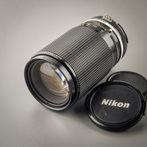 Nikon Zoom-Nikkor 35-200/3,5-4,5 AIS Macro (Zustand A/A-)