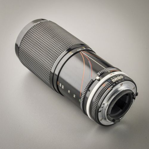 Preview: Nikon Zoom-Nikkor 35-200/3,5-4,5 AIS Macro (Zustand A/A-)