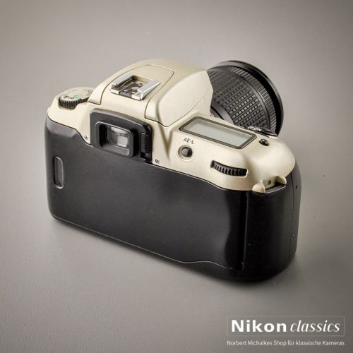 Nikon F60 mit Nikkor 28-80/3,5-5,6 D