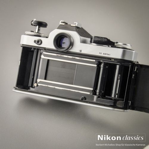 Nikon FE (Zustand A/A-)