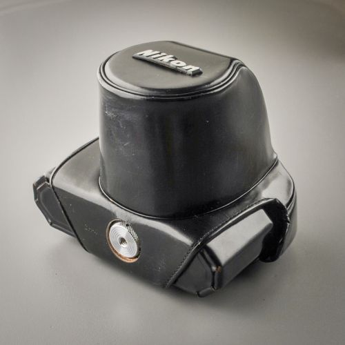 Preview: Leder-Bereitschaftstasche CH-4 für Nikon F2