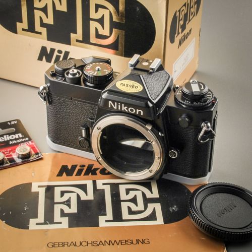 Nikon FE schwarz (Zustand A/A+) OVP