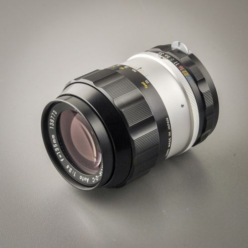 Preview: Nikon Nikkor-QC Auto 135/3,5 nonAI "Berg-und Tal" (Zustand A)