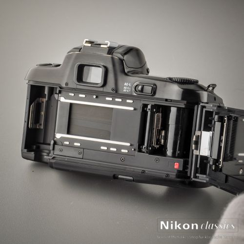 Nikon F601AF mit Nikkor 35-70/3,5-4,5