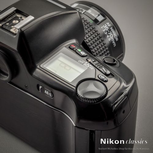 Nikon F90 mit AF-Nikkor 35-70 (Zustand A-)