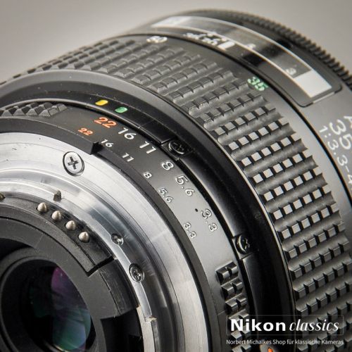 Nikon AF Zoom-Nikkor 35-70/3,3-4,5 Macro (Zustand A)