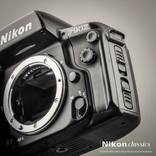Nikon F90x (Condition A/A-)