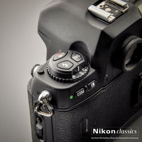 Nikon F100