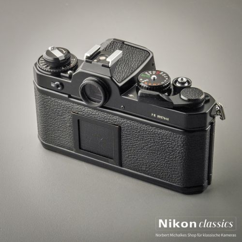 Preview: Nikon FE schwarz (Zustand A/A-)
