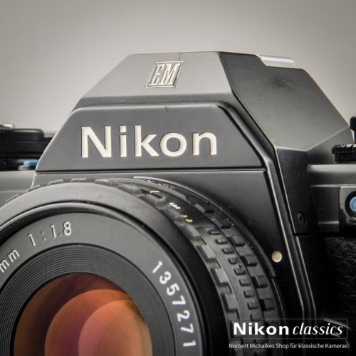 Nikon EM with Nikon Lens 50/1,8 Starter Set