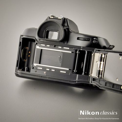 Nikon F70 with 35-80 (Condition A)