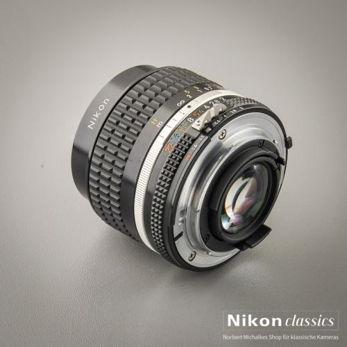 Nikon Nikkor 24/2,0 AIS (Zustand A/A-)