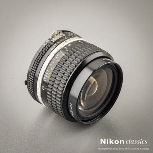 Nikon Nikkor 24/2,0 AIS (Zustand A/A-)