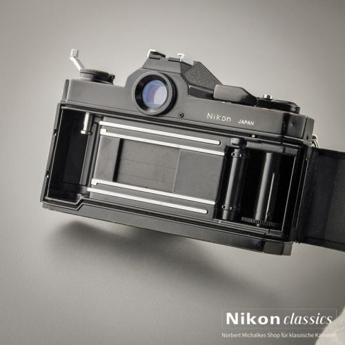 Nikkormat FT2 schwarz (Zustand A-/AB)